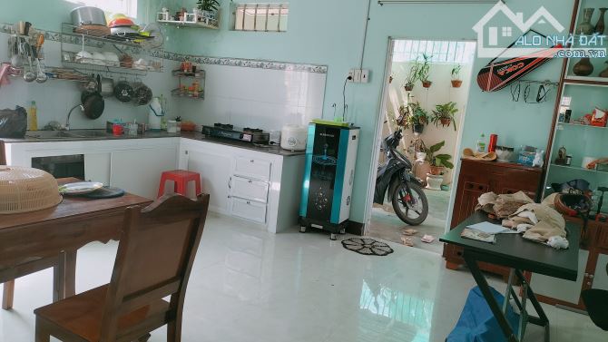 Cần bán nhanh Nhà còn mới gần đường ven biển bao nội thất. - 4