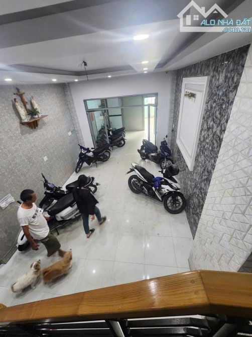 BÁN NHÀ (4.3X17) 5 TẦNG MẶT TIỀN THẠNH LỘC 38, QUẬN 12 GIÁ RẺ - 4