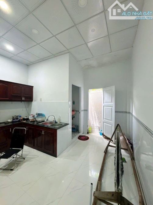 CẦN TIỀN XOAY GẤP 20/9 BÁN VỘI CĂN NHÀ CẤP 4 TÂM HUYẾT CHỈ 850TR Ở TRUNG CHÁNH HÓC MÔN - 4