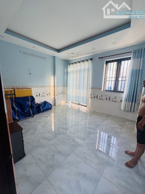 BÁN GẤP NHÀ HẺM XE HƠI VƯỜN LÀI , 78M2 , 5 x 17 , 3 TẦNG . GIÁ NHỈNH 6TỶ - 4