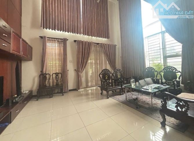 🏠 BÁN BIỆT THỰ LÂM VĂN BỀN - P. TÂN KIỂNG - QUẬN 7 - 2X TỶ - 14 x 19M - 4
