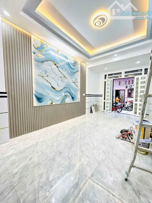LÊ VĂN QUỚI BÌNH TÂN - HẺM XE HƠI 6M - 52M2 - 3 TẦNG 4PN MỚI ĐẸP - CHỈ HƠN 5 TỶ TL - 4