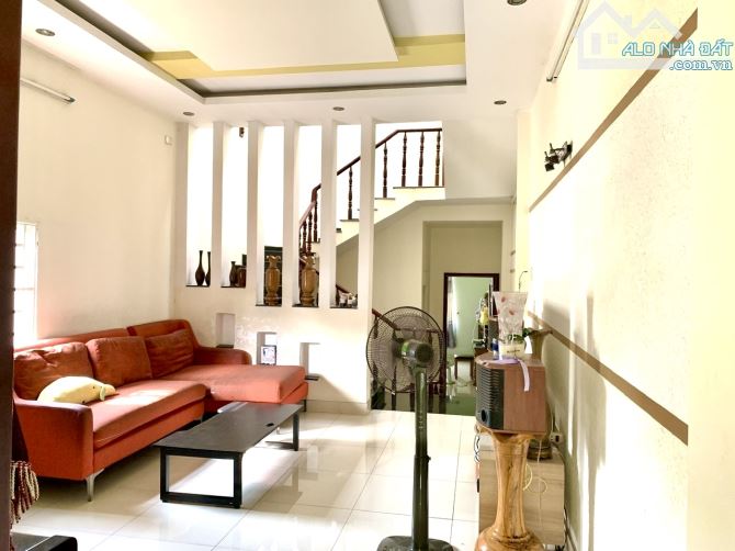 NHÀ MẶT TIỀN ĐƯỜNG 12 PHƯỚC BÌNH - CHỦ XÂY TÂM HUYẾT 3 TẦNG 94M2 - HOÀN CÔNG ĐỦ - 10.x TỶ - 4
