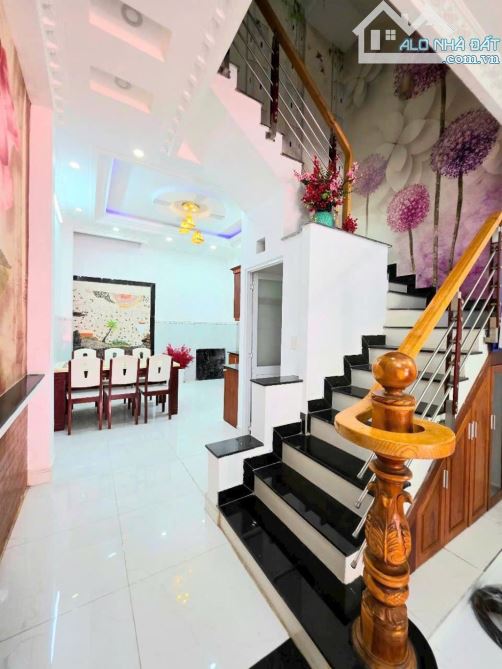 NHÀ PHỐ 4 TẦNG HIỆN ĐẠI MỚI ĐẸP Ở NGAY - HẺM XE TẢI TRÁNH- ĐÀO TÔNG NGUYÊN - TT NHÀ BÈ - 4