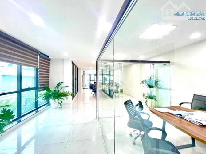 Lô góc Hoàng Cầu, sát phố, KD, ô tô tránh, gara, 6T thang máy, ở & cho thuê 50tr/tháng - 4
