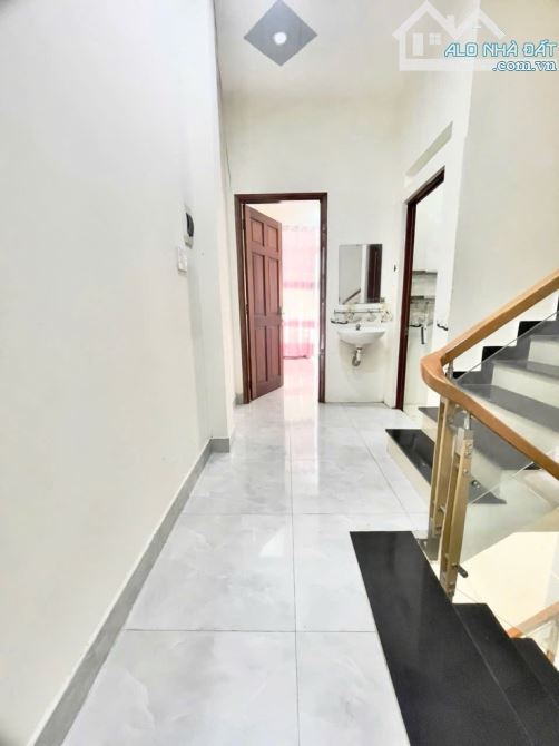 Bán nhà Đào Tông Nguyên, Nhà Bè, HXH, Ngang 4x13m, 4PN, full nội thất, nhỉnh 6 Tỷ - 4