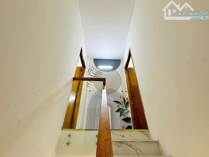 Nhà đẹp, 3 PN,hẻm xe tải,full nội thất ngay CV Làng Hoa,Gò Vấp:nhỉnh 5 tỷ - 4