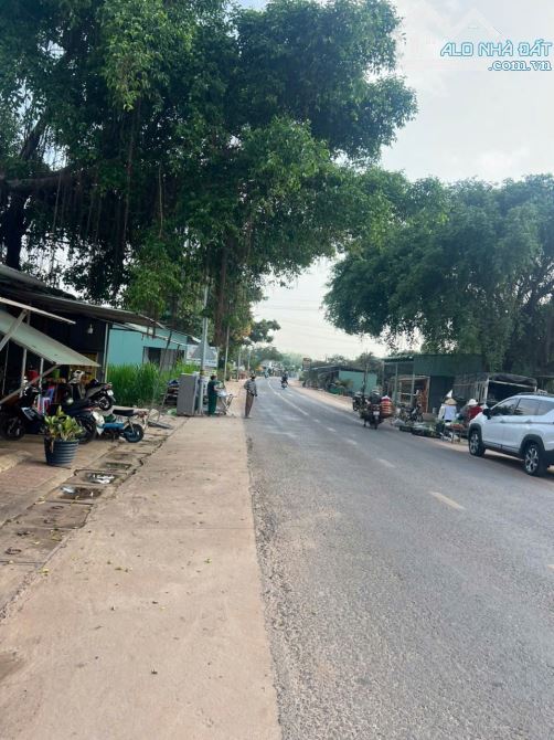 Bán đất mặt tiền buôn bán kinh doanh trung tâm xã Tân Hòa Tân Châu Tây Ninh, DT: 25853m2. - 4