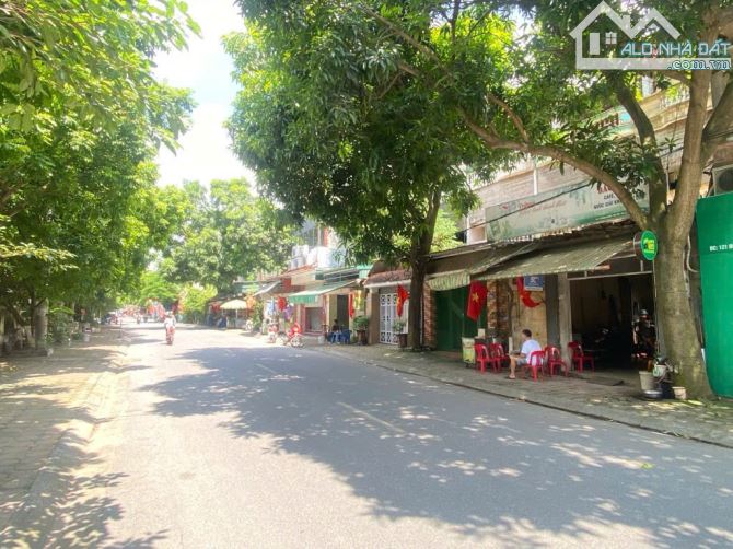 Bán đất thị trấn yên Viên 90m2, vỉa hè, kinh doanh, mặt phố- nhỉnh 9 tỷ - 4