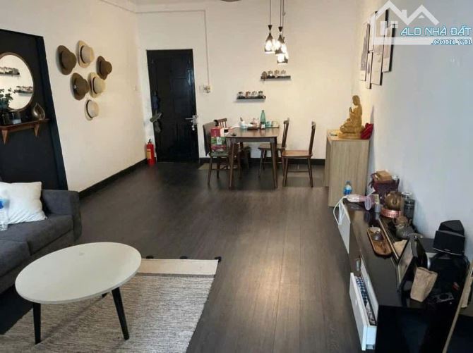 Cho thuê căn hộ tập thể Tầng 3 phố Nguyễn Công Trứ, 55m2, 7 triệu - 4