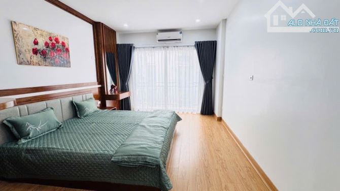 - NHÀ DÂN XÂY CẦU GIẤY- LÔ GÓC - NGÕ THÔNG RỘNG - KINH DOANH - Ô TÔ QUA CỬA - DT 47 M - 4 - 4