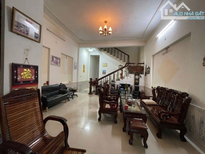 NHÀ 2 TẦNG MẶT TIỀN TRẦN QUÝ CÁP - 4