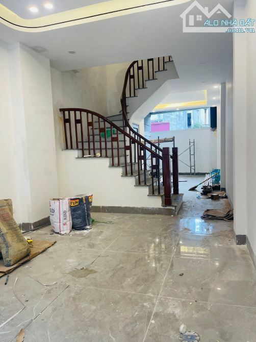 NHÀ PHỐ NGÔ GIA TỰ - VIỆT HƯNG - 60M2 - 4 TẦNG - 4 NGỦ - VF 3 ĐỖ CỬA - 6,5 TỶ - 4
