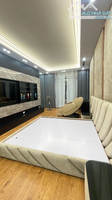 Bán nhà Ngọc Lâm 59m2 hai ô tô 7 chỗ vào nhà mặt tiền rộng thang máy 20.5 tỷ - 4
