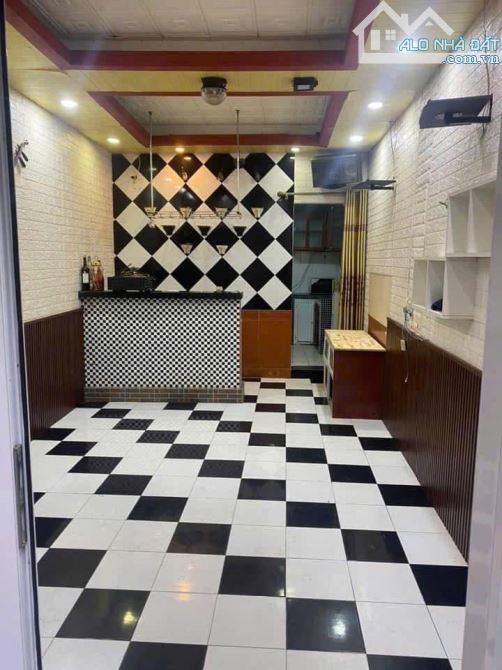 Cho thuê nhà ngõ 30 Cát Linh, phường Cát Linh, Đống Đa, HN. DT 30m x 2 tầng, giá 8tr - 4