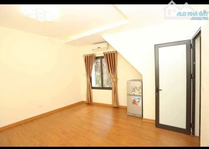 Cho thuê nhà nguyên căn ngõ 609 Vũ Tông Phan, 35m2 x 4.5 tầng, 1 tum, 3 ngủ, 12 Triệu - 4