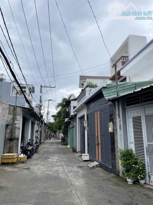 Nguyễn Văn Quá Quận 12 - 2 tầmg 100m2 4,5x22 - HXH thông - Chỉ 4,99 tỷ - 4