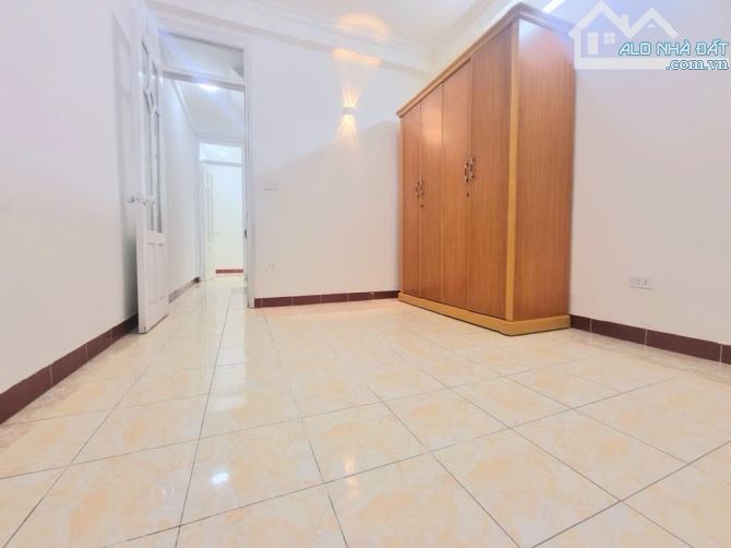THỤY KHUÊ 31M GIÁ 8,3 TỶ NGÕ RỘNG,2 THOÁNG,DÂN XÂY,CÁCH PHỐ 15M,NỞ HẬU ĐẸP - 4