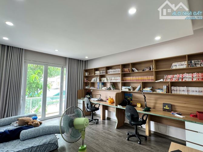 Bán Gấp Siêu Biệt Thự Phố Hoàng Ngân-Trung tâm TP Thái Nguyên -356m2, lô góc -Chỉ 14,5 Tỷ - 5