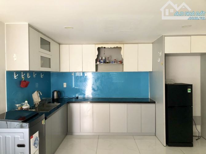 Bán Toà Nhà Căn Hộ 8 Tầng , 44 phòng , Doanh Thu 150 triệu / tháng , Cách Biển 1km - 5
