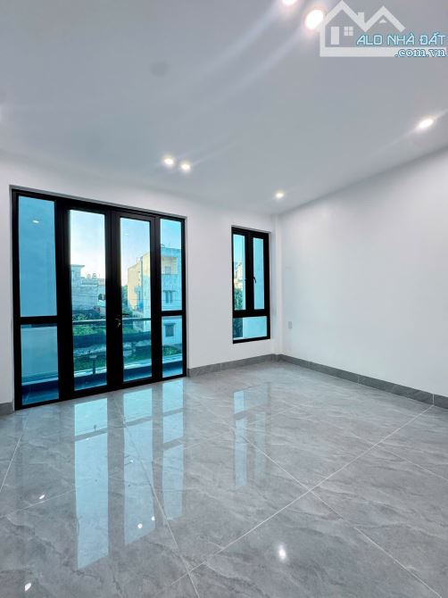 NHÀ 3 TẦNG TIỀN PHONG THÁI BÌNH CÓ SÂN ĐỂ XE SIÊU RỘNG THOÁNG - 5