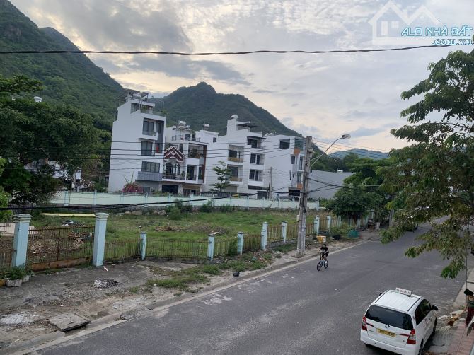 Nhà 4 tầng hiện đại có 2 mặt tiền trước sau . Vừa ở vừa kinh doanh - 5