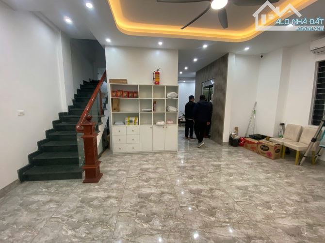 Cho thuê biệt thự Làng Việt - Mỗ Lao. DT 181m2, 4 tầng, Thang máy, điều hòa - 5