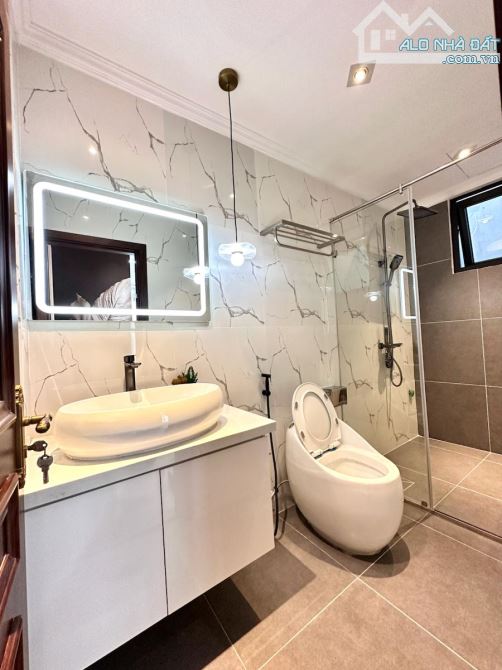 Chỉ 15 tỷ !Bán nhà phố Kim Mã 43mx5Txmt4,2m,thang máy , ô tô đỗ ,KD - 5