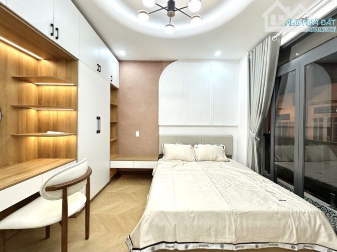 BÁN NHÀ XÂY MỚI 100% NGAY CHỢ BÀ CHIỂU- HẺM 4.5M - 43M2 – 5 TẦNG 4 PHÒNG NGỦ - 8.85 TỶ - 5