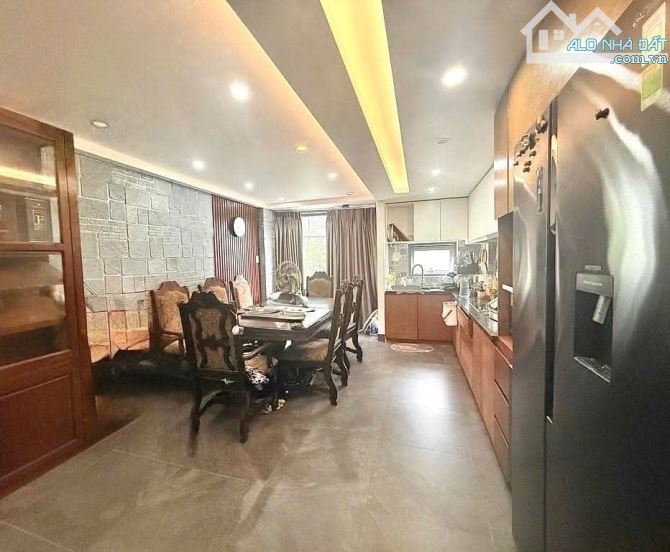 💥CHỈ: 9,4 TỶ - NHÀ PHỐ 5 TẦNG - GARA XE HƠI - DƯƠNG QUẢNG HÀM - P6 - GÒ VẤP - DT: 4,1 x13 - 5
