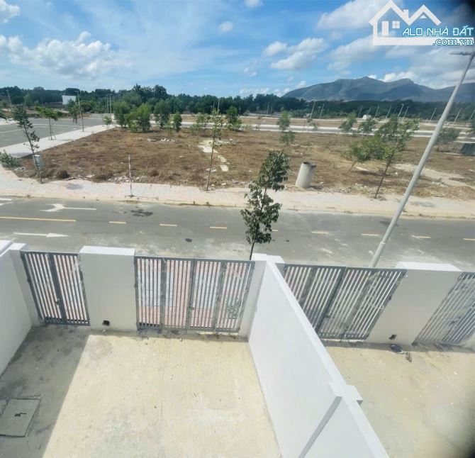 CĂN SHOPHOUSE MẶT TIỀN ĐƯỜNG LỚN, CẠNH SÂN GOLF VÀ ĐỒI CỪU SUỐI NGHÊ, TIỆN KINH DOANH - 5