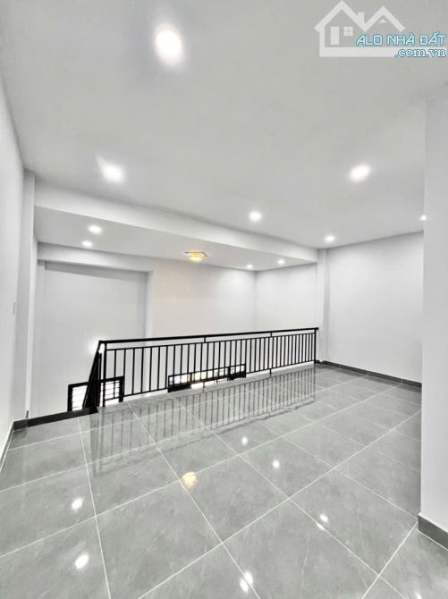 B.án Nh.à Tây Lân ngay chợ Mỹ Nga, Ngang 6m, 2Tầng * DT 6x10m (60m2) 1 trệt 1 lầu, gồm 2PN - 5