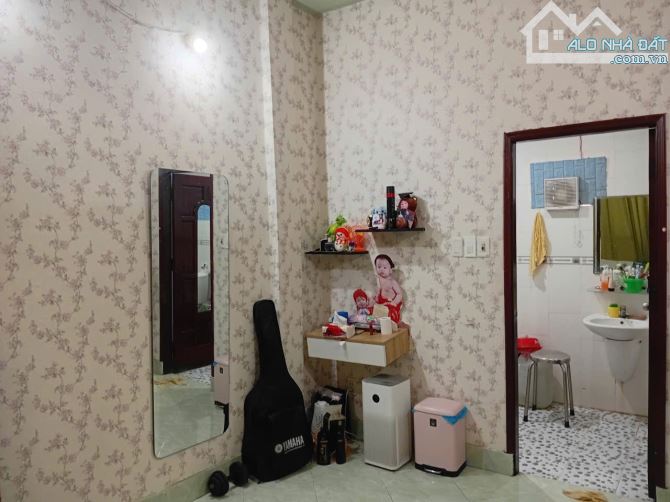 NGAY SIÊU THỊ SÀI GÒN ĐƯỜNG 3/2 - HẺM THÔNG THOÁNG - NGANG KHỦNG 10M - DT 69M2 - 5