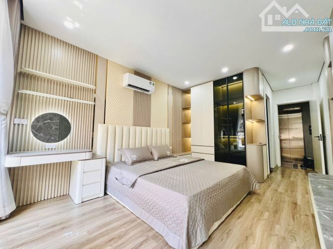 Nhà lô góc phố Trần Khát Chân, gần phố, 3 thoáng, thang máy, full nội thất, 38m2 *5T - 5