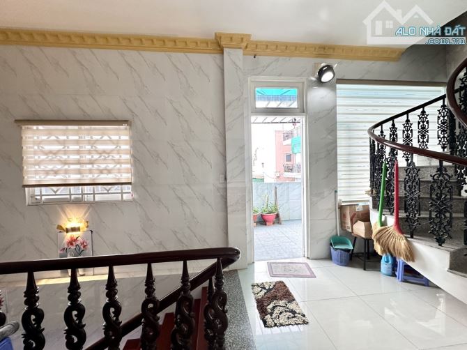 Gấp bán giảm 5,2 tỷ còn 17,8 tỷ - 3 tầng 375m2 12x32,5 nỡ hậu - HXH thông Phan Văn Hớn Q12 - 5