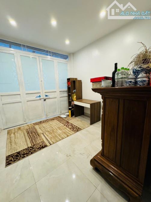 Bán nhà Tạ Quang Bửu-đẹp dân xây 4 tầng- 79m2-oto đỗ sát cửa- cho thuê-kinh doanh với dòng - 5