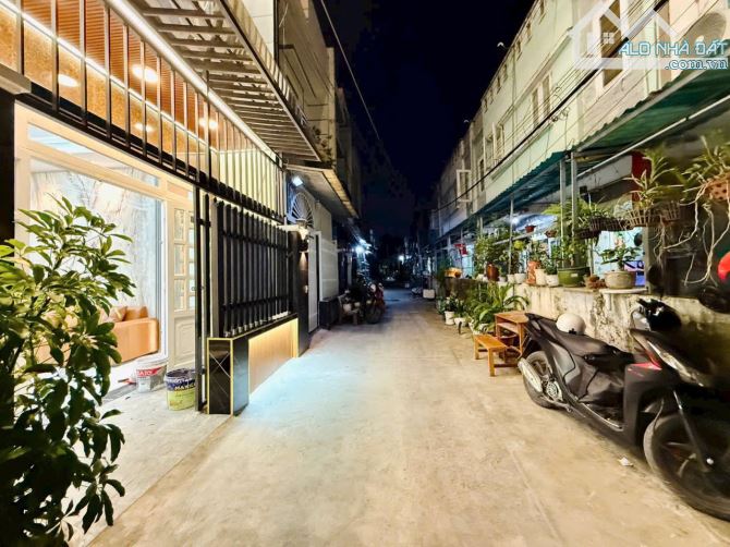 Bán nhà Thạnh lộc 19, ngay Ngã Tư Ga, DT 4x13, 2 Tầng giá 4ty48 - 6