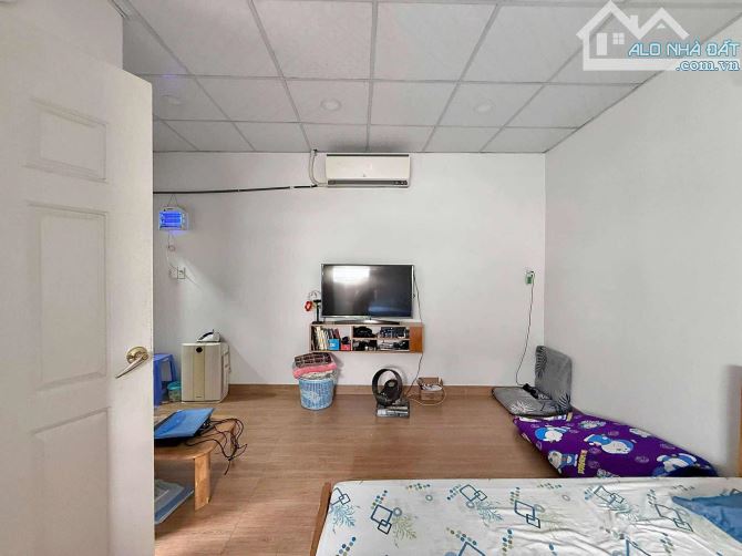 NHÀ ĐẸP SAU CĂN MẶT TIỀN - HẺM ĐƯỜNG NGUYỄN THÔNG KHU VIP - 6