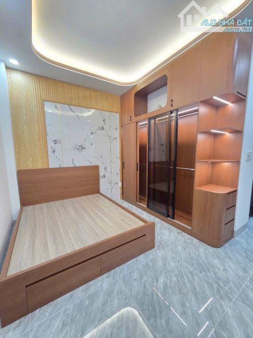 Nhà Đẹp Khu Phân Lô – Sổ Riêng – Hoàn Công Đủ – Gần BV Bình Tân  📍 Vị trí: Đường Mã Lò, P - 6
