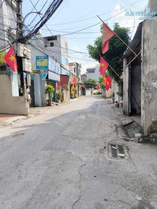 THẠCH BÀN -  6 TẦNG THANG MÁY - 9 PHÒNG KHÉP KÍN - VỪA Ở VỪA CHO THUÊ - VỊ TRÍ TRUNG TÂM - 6