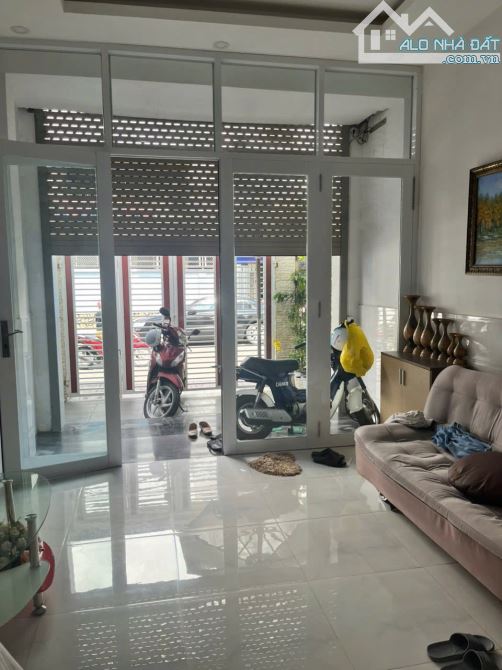 Bán nhà 2 tầng mặt tiền đường Lê Chân - Khu bàn cờ - Nha Trang - 6