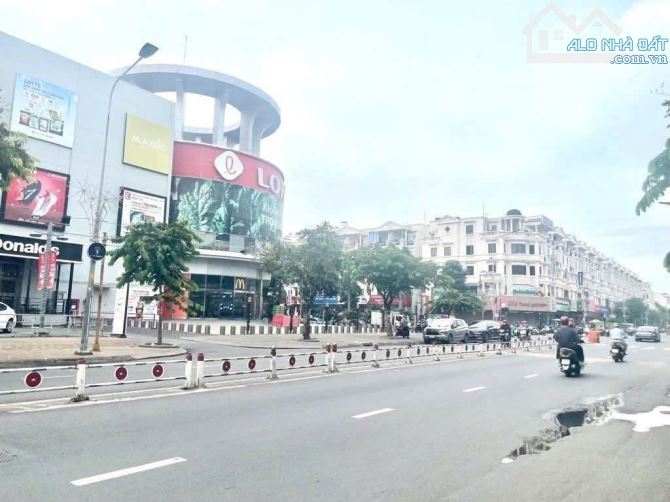 NHÀ 6 TẦNG - CHDV 14 PHÒNG - THU NHẬP GẦN 40 TR - GẦN ST LOTTE & KDC CITYLAND NG.V.LƯỢNG - - 6