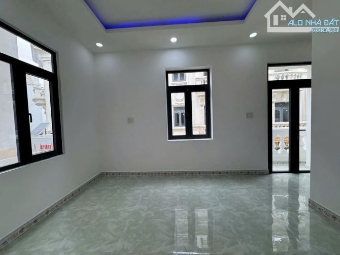 Cho thuê nhà MT Nguyễn Văn Yến, 4x17, 5PN, vỉa hè 10m, 18 triệu - 6