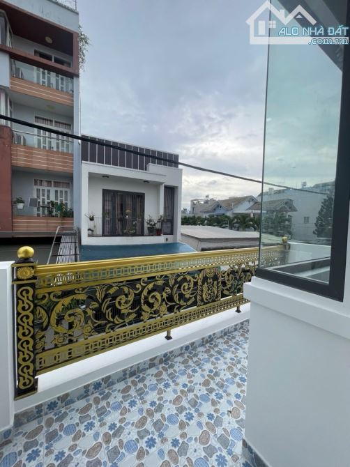 BÁN NHÀ BÌNH TÂN, sát Tân Phú, 2 tầng, DT 4x15m, hẻm 6m, nhỉnh 5 tỷ - 6