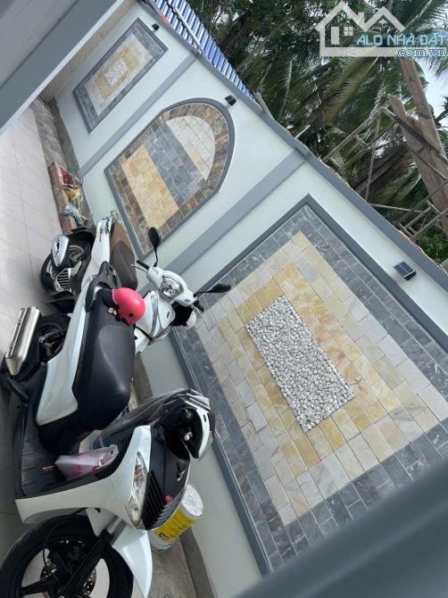 Chào bán 2 căn biệt thự mái Thái liền kề mặt tiền đường lộ Triền Đồng toạ lạc tại phường P - 6