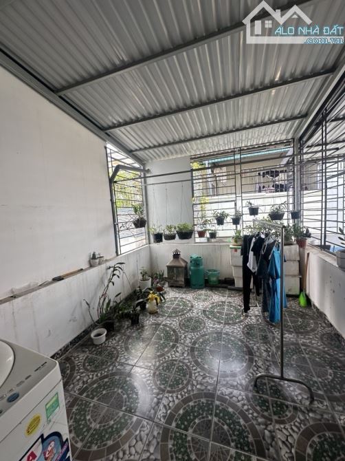 Bán nhà phố Thượng Thanh 30m2- 5 tầng- 3 phòng ngủ- nội thất, gần ô tô - 6