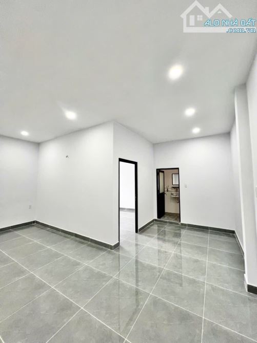 B.án Nh.à Tây Lân ngay chợ Mỹ Nga, Ngang 6m, 2Tầng * DT 6x10m (60m2) 1 trệt 1 lầu, gồm 2PN - 6