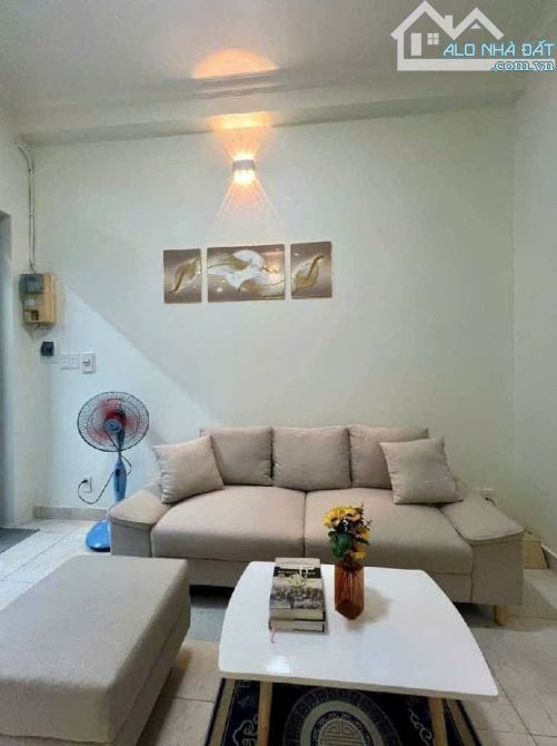 SIÊU PHẨM GẦN CHỢ HẠNH THÔNG TÂY - 48M2 - GIÁ CHỈ HƠN 5 ĐỒNG - 6