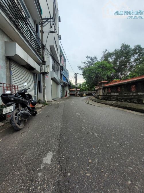 THẠCH BÀN - Dân XÂy - Ngõ Nông - 10m Ô tô Tránh - 04 Ngủ - 7