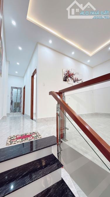 Bán nhà 1TRỆT 1LỬNG, 3 PHÒNG NGỦ, Gần VINCOM HÙNG VƯƠNG - 7